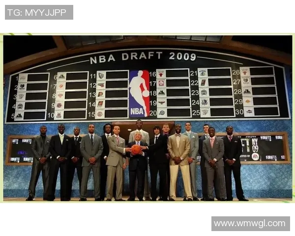 昔日恩怨再燃选秀新星与老队友赛场再度碰面引发激烈对决